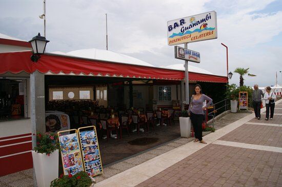 Guanambi Bar-Gelateria