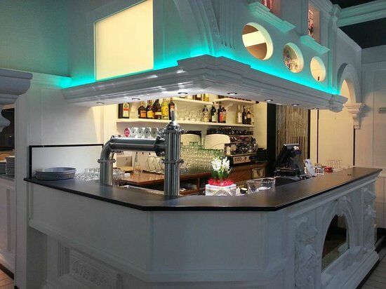 Movie Pizzeria Pub Spaghetteria