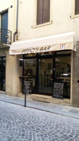 Bar Dejavu