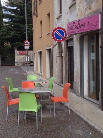 Les Bombons