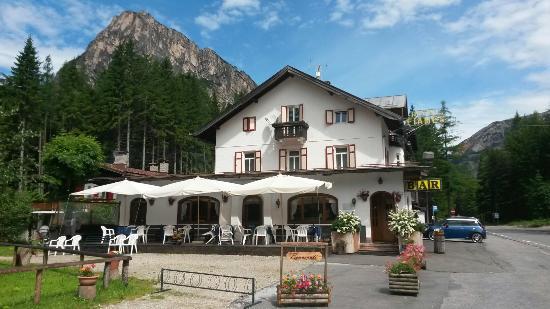Hotel Fiames Restaurant & Bar