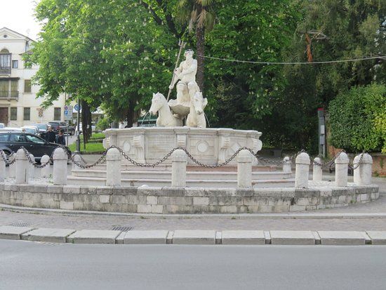 la Fontana del Nettuno