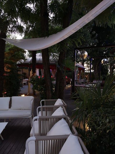 Marina Club