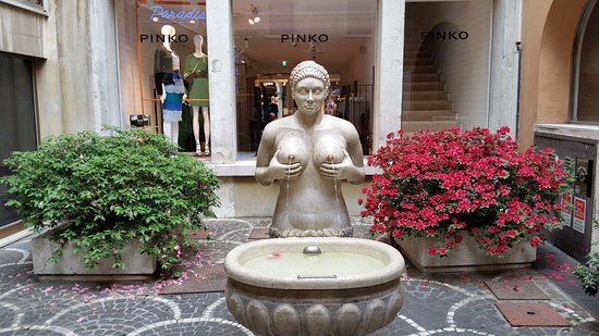 Fontana delle Tette
