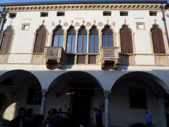 Palazzo Magnavin-Foratti