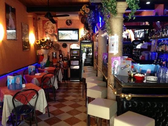 Marylin Piano Bar